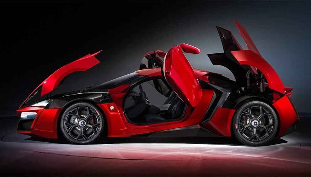 lykan-hypersport-rot-showroom-offene-tueren