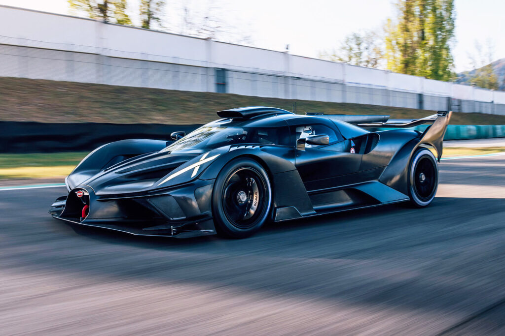 bugatti-bolide-hypercar-racetrack