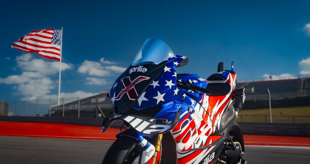 aprilia-usa-flagge-frontansicht-rennmotorrad