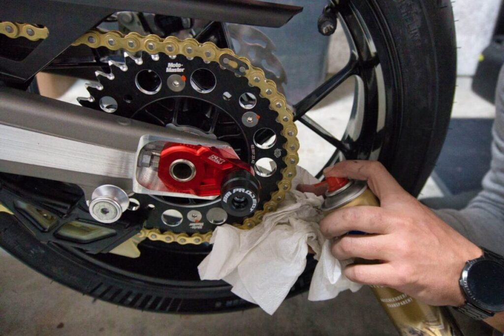 motorrad-pflege-tipps-kette