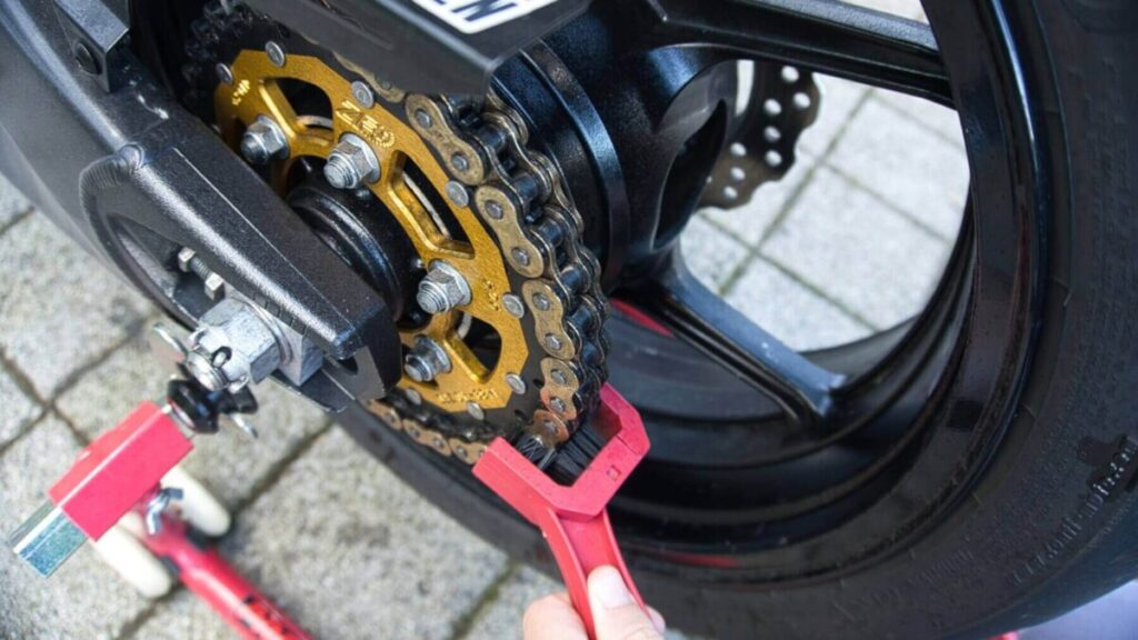 kette-motorrad-putzen